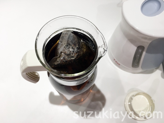 耐熱ガラスのハリオのスリム冷蔵庫ポットでやかんを使わない麦茶の沸かし方