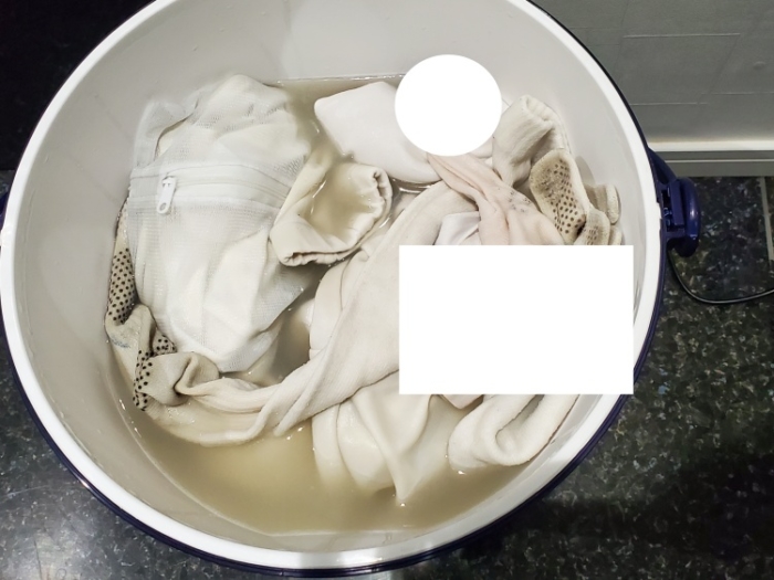 シービージャパン バケツ型小型洗濯機で洗った泥だらけ野球ユニフォーム